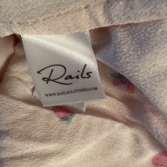 Rails Chase Strawberries 🍓 Button Down Blouse - XS - Picture 11 of 14